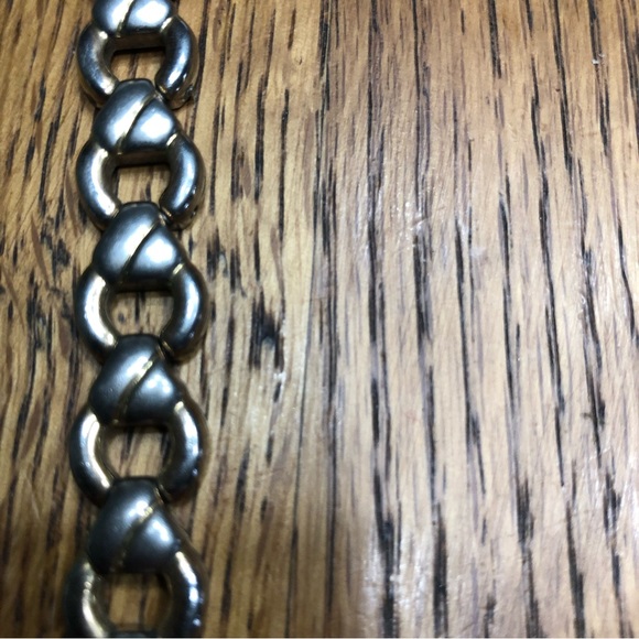 Perry Ellis ladies two toned dress watch with beautiful heart shaped metal band - Picture 8 of 9